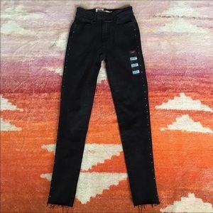 Women’s Juniors Levi’s Black 721 Skinny Jeans Sz 25 Studded Raw Hem